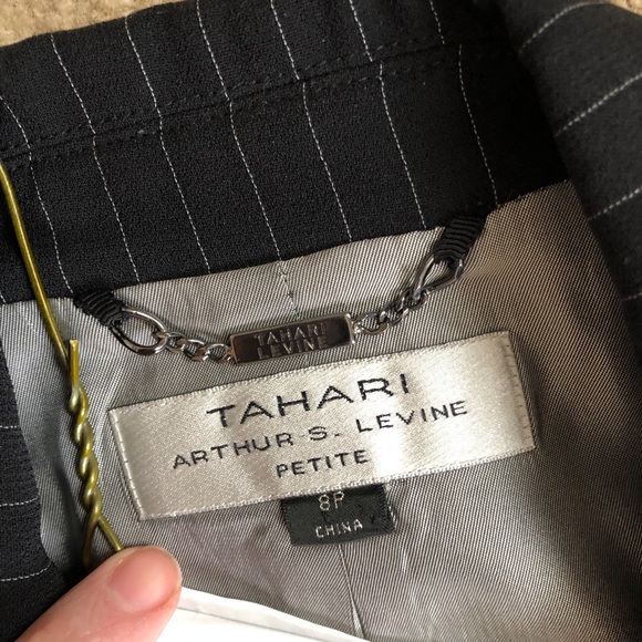 Tahari pinstripe pant suit - Picture 6 of 8